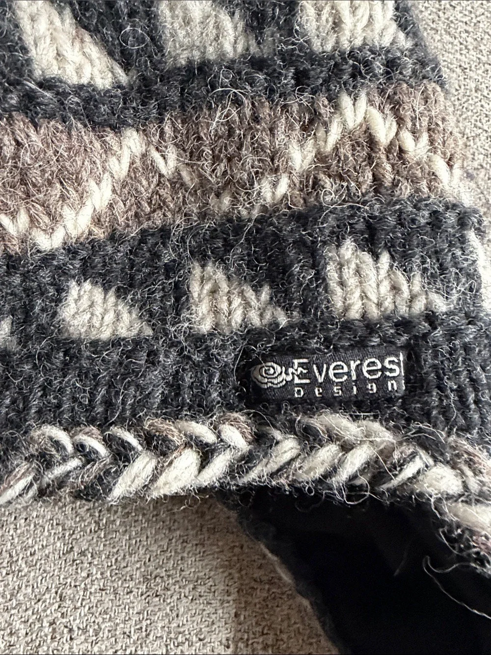 Everest Designs Nepal Wool Earflap Hat Adult Black Gray Braided Tassel Pom - Picture 7 of 11